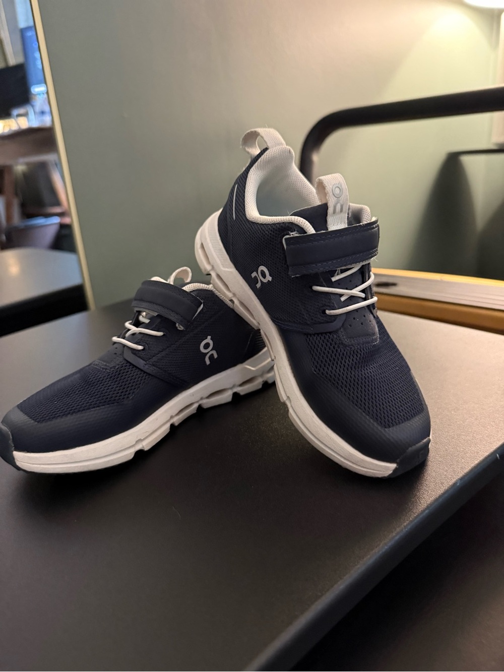 On Cloud Running Kids' Navy/White Athletic Sneakers with Hook-and-Loop Strap